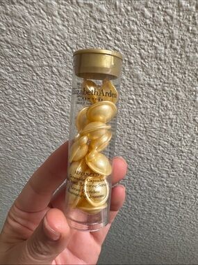 Elizabeth Arden Golden Ceramide Serum Capsules - Pearlized Gold